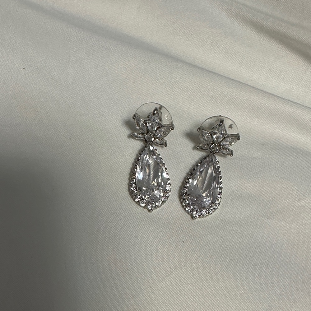 Elegant Silver Teardrop Earrings